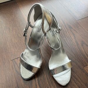 NWT Michael Kors Simone Silver Snakeskin Sandals